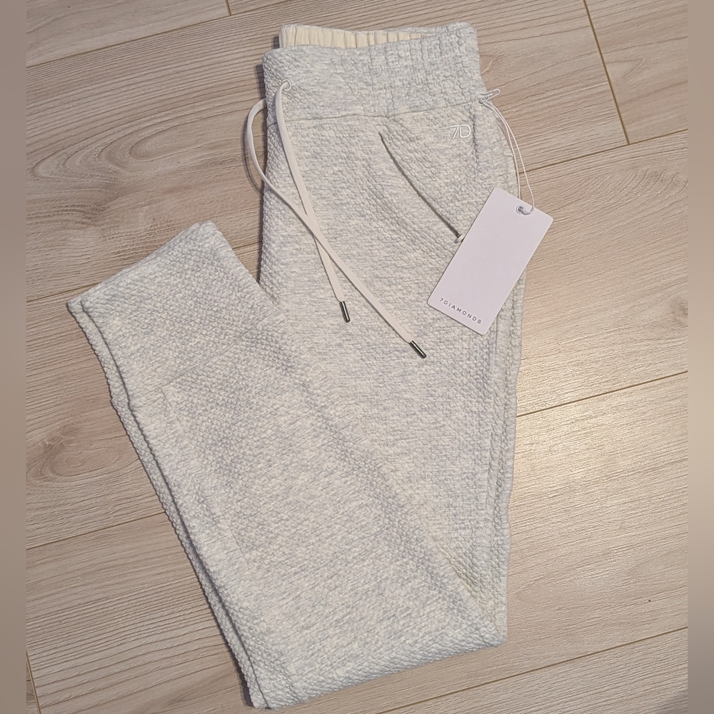 NWT 7 Diamond Joggers